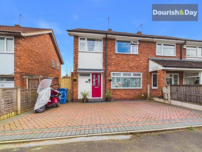 3 Bedroom Semi Detached House For Sale In Coleridge Drive, Stafford, ST17
