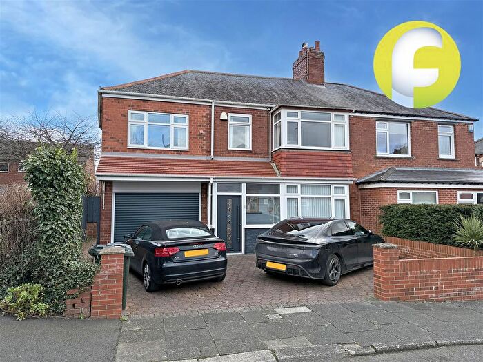 5 Bedroom Semi-Detached House For Sale In Brighton Grove, North Shields, North Tyneside, NE29