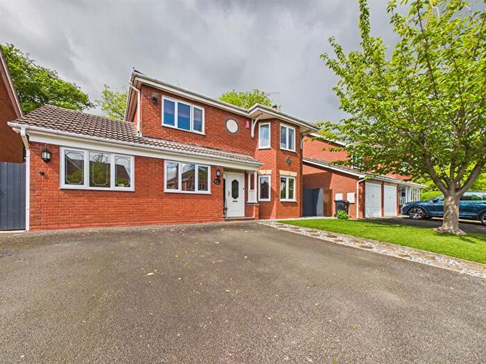 4 Bedroom Detached House For Sale In Linnet Hill, Mickleover, Derby, DE3