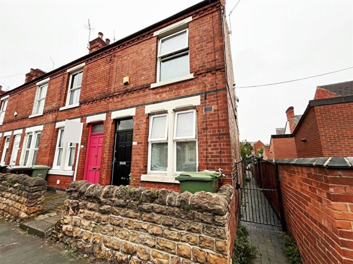 3 Bedroom End Of Terrace House To Rent In Laurie Avenue, Forest Fields, Nottingham, NG7