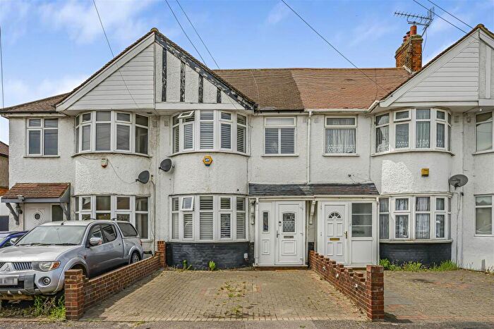 3 Bedroom House For Sale In Russell Road, Chingford, E4