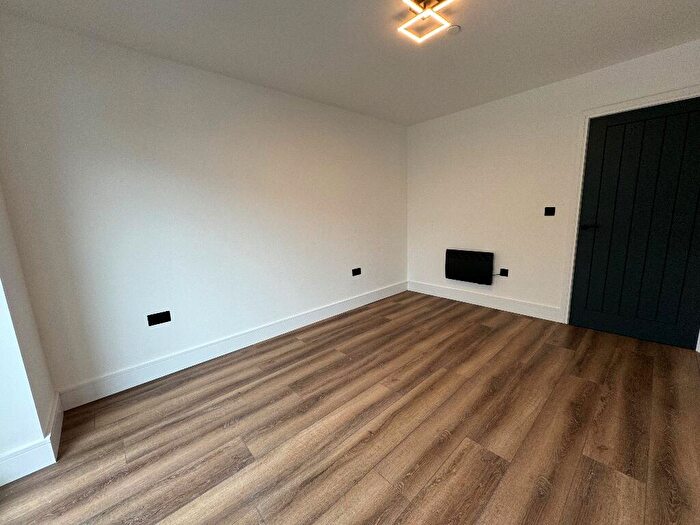 2 Bedroom Apartment To Rent In Montgomery Street, Cardiff(City), CF24