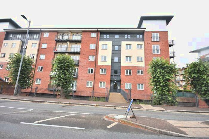 2 Bedroom Flat To Rent In New North Road, Exeter, EX4