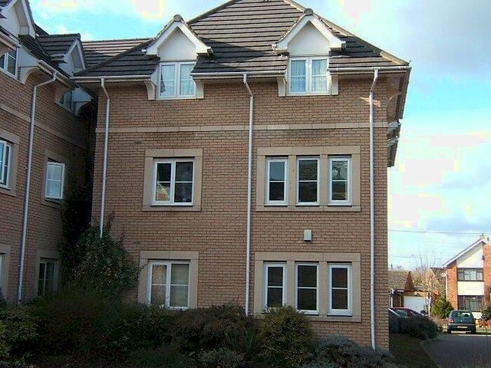 1 Bedroom Flat To Rent In Walnut Close, Laindon, Basildon, SS15