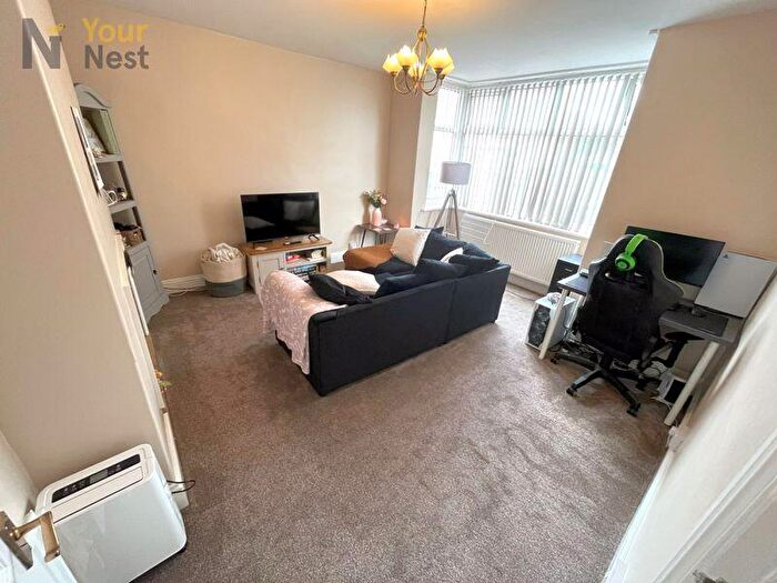 1 Bedroom Flat To Rent In Barrowby Avenue, Austhorpe, Leeds, LS15