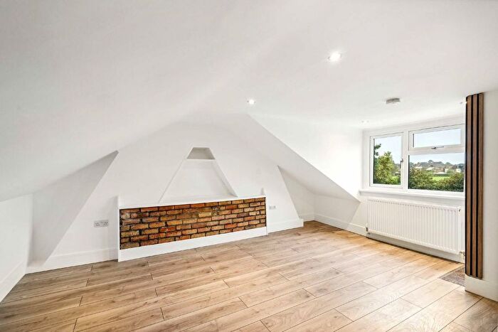 4 Bedroom Maisonette To Rent In Haydons Road, London, SW19