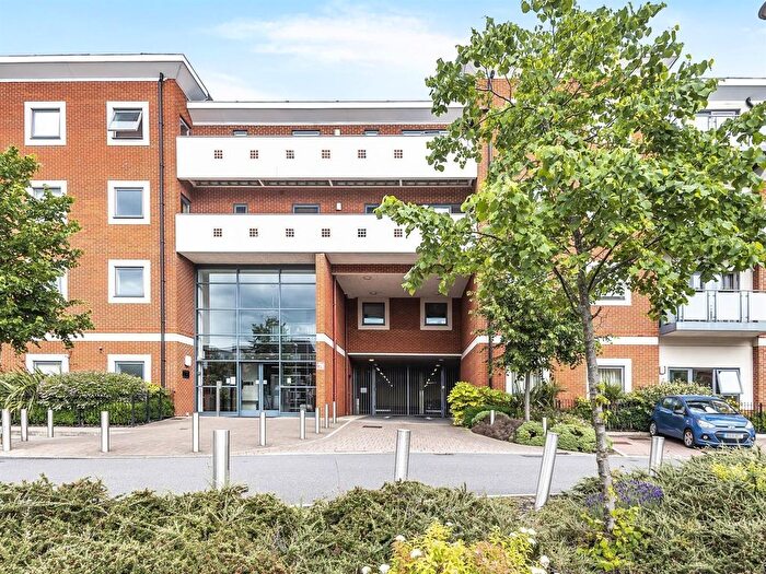 2 Bedroom Flat For Sale In Heron House, Reading, RG2