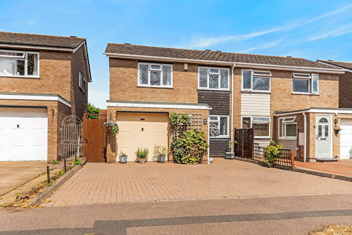 3 Bedroom Semi-Detached House For Sale In Whitworth Way, Wilstead, Bedford, MK45