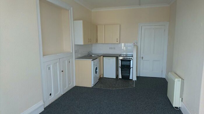 Flat To Rent In Walker Terrace, West Hoe, PL1