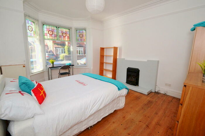 5 Bedroom Semi-Detached House To Rent In (Bed) North Road, West Bridgford, NG2