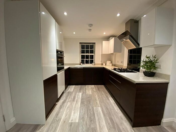 3 Bedroom Flat To Rent In Kapa House, Reading Centre, RG1