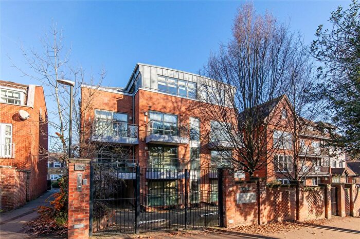 2 Bedroom Flat To Rent In Wimbledon Hill Road, Wimbledon, London, SW19