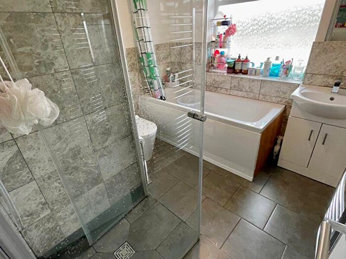 3 Bedroom Semi-Detached House For Sale In Wideacre Drive, Great Barr, Birmingham, B44