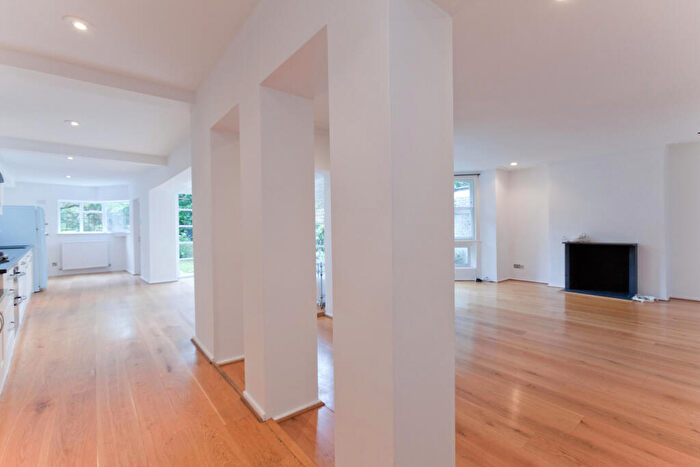 2 Bedroom Apartment To Rent In Fitzjohns Avenue, Hampstead, NW3