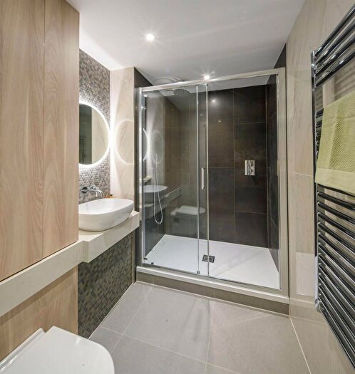 2 Bedroom Flat For Sale In Kidbrooke Village, Kidbrooke, SE3