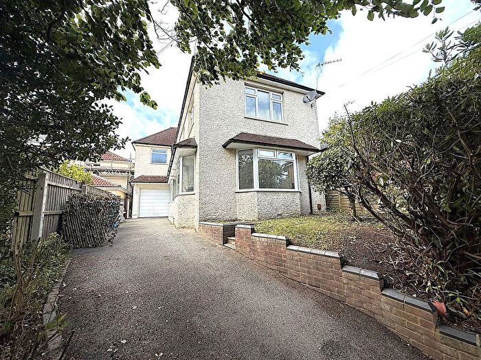 4 Bedroom Detached House For Sale In Ringwood Road, Poole, BH14
