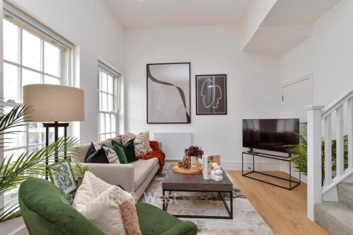 2 Bedroom End Of Terrace House For Sale In Drove Road, Portslade, Brighton, East Sussex, BN41