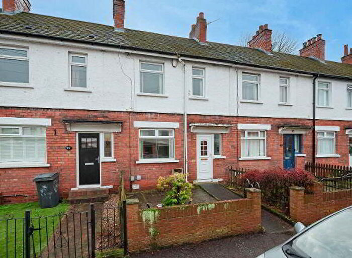 3 Bedroom Mid Terraced House For Sale In Strandburn Drive, Belfast, BT4