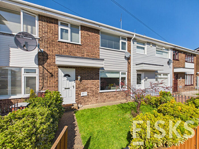 3 Bedroom Terraced House For Sale In Chiltern Approach, Canvey Island, SS8