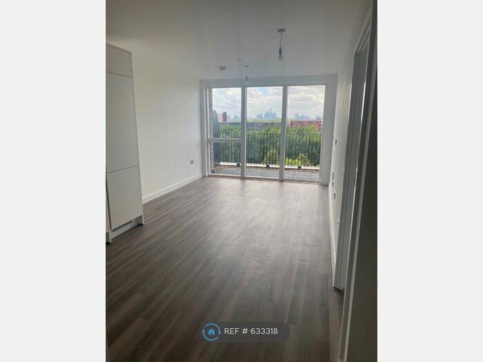 3 Bedroom Flat To Rent In Criterium House, London, E20