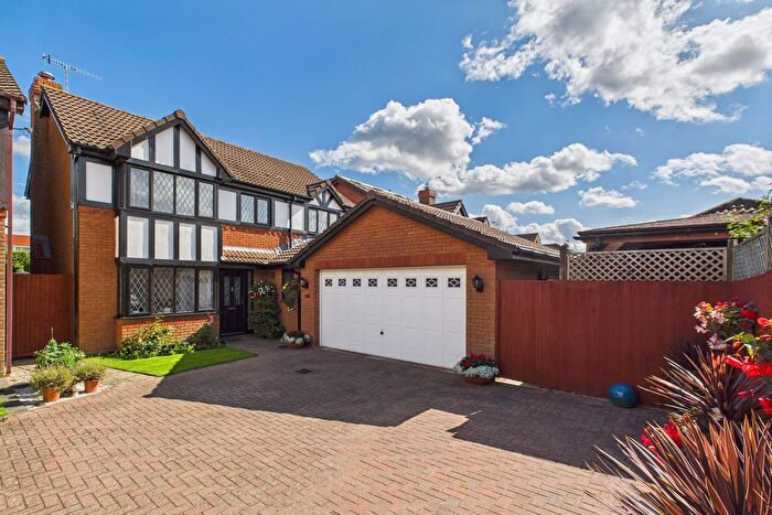 4 Bedroom Detached House For Sale In Sherbourne Close, Hemel Hempstead, HP2