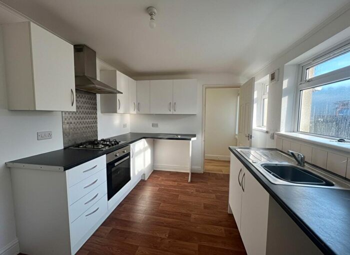 3 Bedroom Property To Rent In Jones Street, Phillipstown, NP24