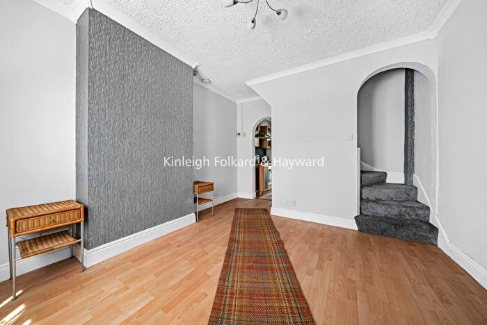 2 Bedroom Detached House To Rent In Cowick Road, London, SW17