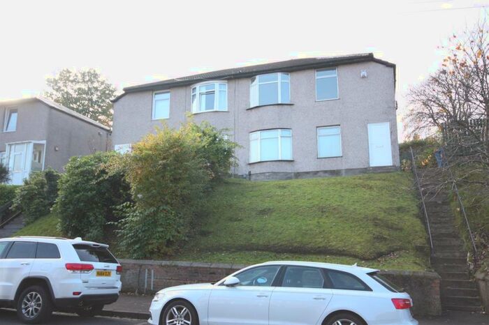 3 Bedroom Flat To Rent In Curtis Avenue, Kings Park, Glasgow, G44