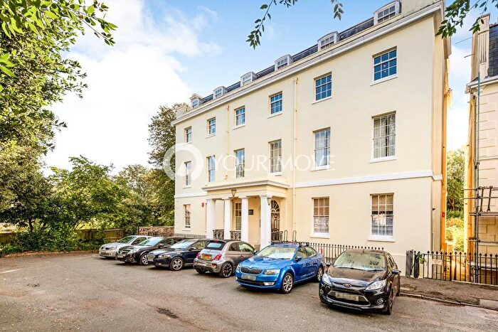 2 Bedroom Flat For Sale In Nelson Gardens, Plymouth, Devon, PL1