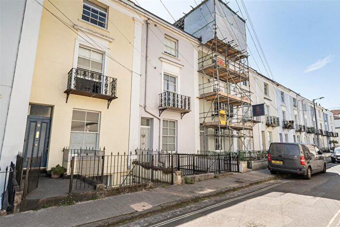 1 Bedroom Flat To Rent In Oakfield Place, Bristol, BS8