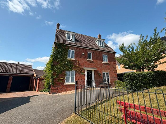 5 Bedroom Detached House For Sale In Middleton Road Daventry Northamptonshire, NN11