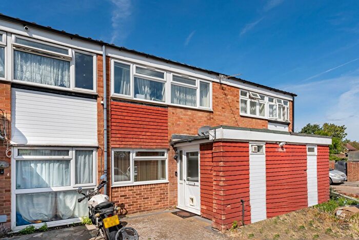 3 Bedroom Terraced House For Sale In Falcon Way, Sunbury-On-Thames, Surrey, TW16