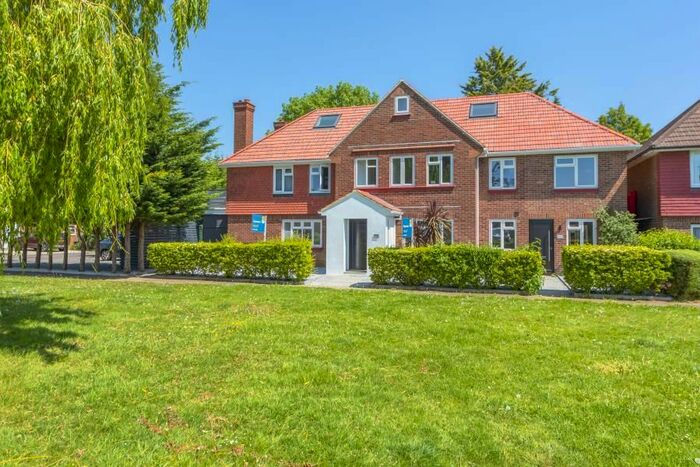 1 Bedroom Flat To Rent In Charles Road, Staines, TW18