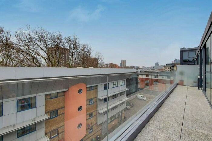 2 Bedroom Apartment To Rent In Long Street, E2