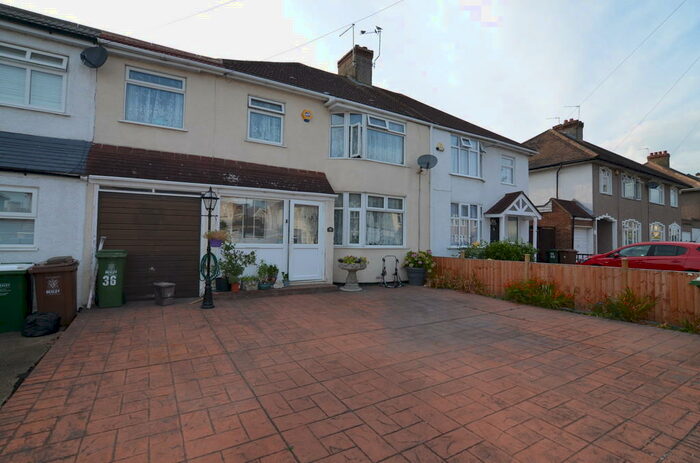 4 Bedroom Semi-Detached House To Rent In First Avenue, Bexleyheath, DA7