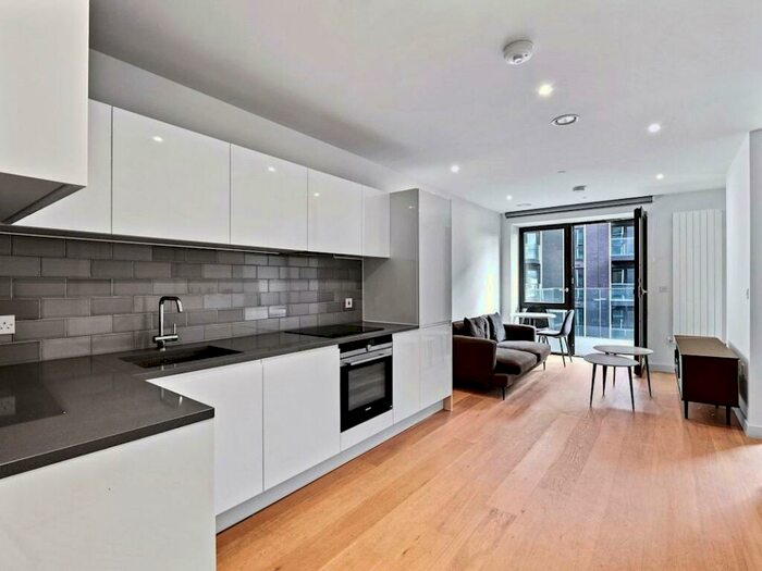 Apartment To Rent In Shipwright Street, London, E16