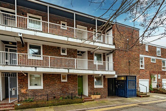 1 Bedroom Flat For Sale In Ringmer Gardens, Holloway, London, N19