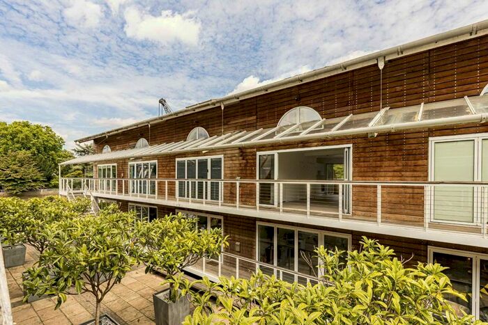 1 Bedroom Flat To Rent In Eel Pie Island, Twickenham, TW1