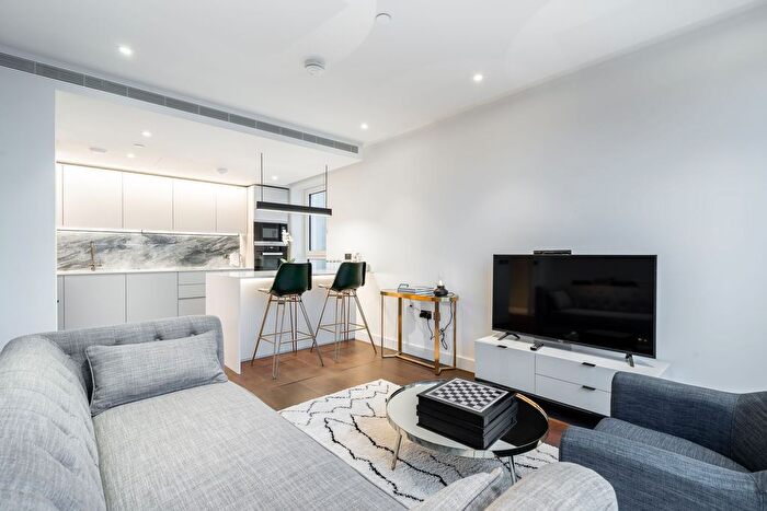 2 Bedroom Flat To Rent In Fountain Park Way, London, W12