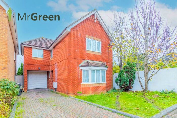 4 Bedroom Detached House To Rent In Abbott Close, Bournemouth, BH9