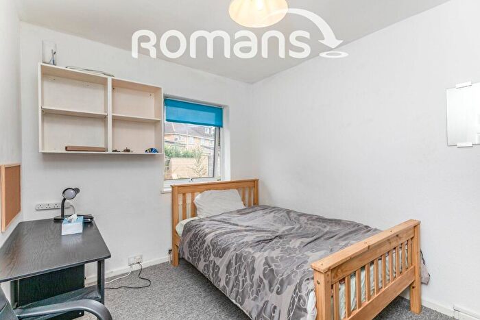 4 Bedroom Semi-Detached House To Rent In Melrose Grove, BA2