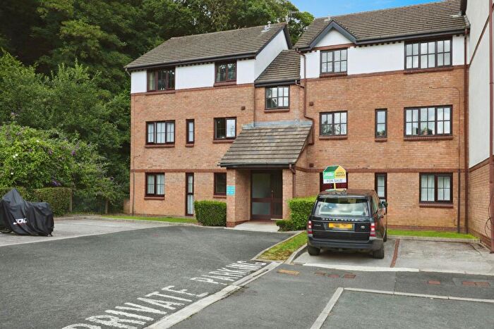 2 Bedroom Flat For Sale In Crabtree Close, Plymouth, Devon, PL3