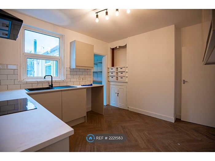 4 Bedroom Terraced House To Rent In Heathorn Street, Maidstone, ME14