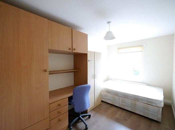4 Bedroom Apartment To Rent In Galway Street, London, EC1V