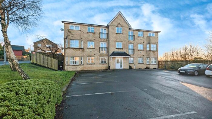 2 Bedroom Apartment For Sale In Trooper Lane, Halifax, West Yorkshire, HX3