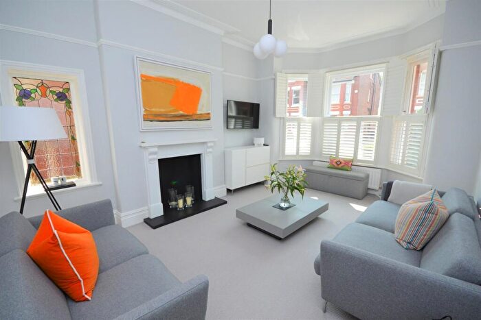 4 Bedroom Semi Detached House For Sale In Chingford, London, E4