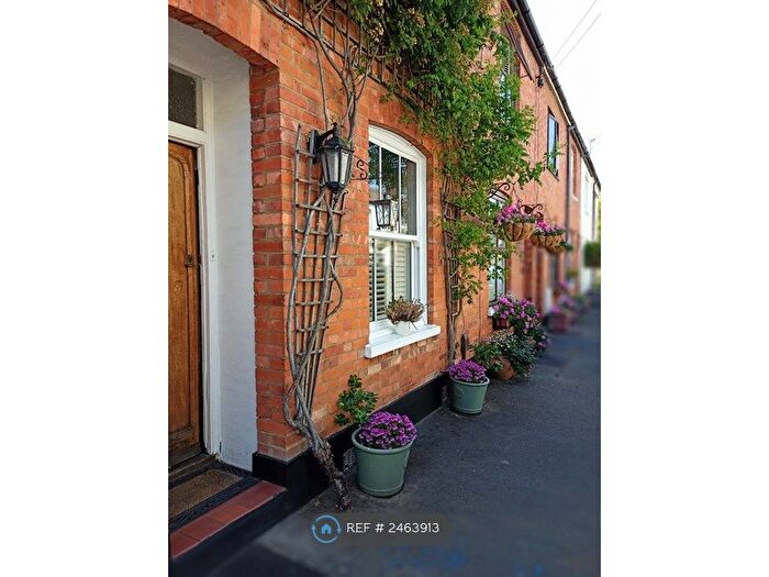 2 Bedroom Terraced House To Rent In Glencoe Road, Weybridge, KT13