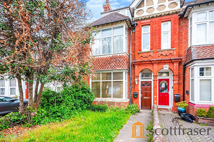 6 Bedroom Semi-Detached House To Rent In Banbury Road -, OX2