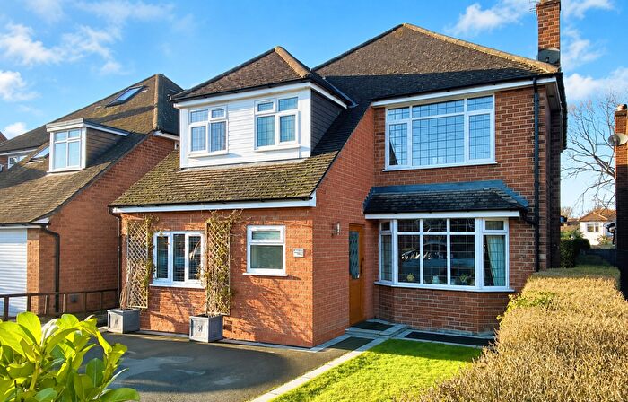 3 Bedroom Detached House For Sale In Fairbourne Drive, Wilmslow, SK9