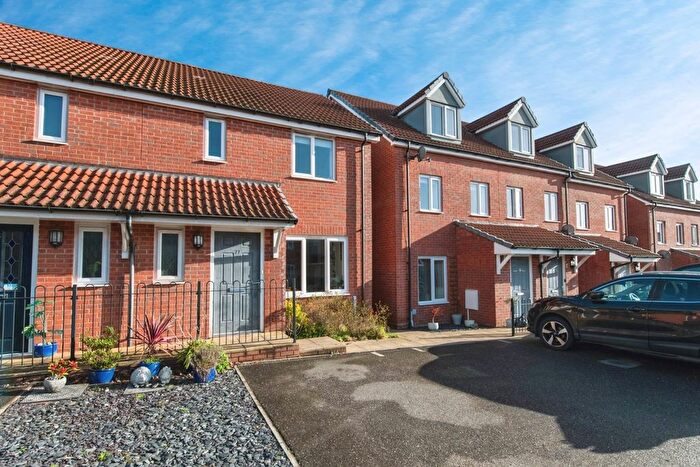 3 Bedroom Semi-Detached House For Sale In Myrtlebury Way, Exeter, Devon, EX1